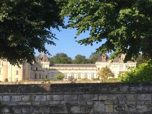 Aupres Du Chateau Breze Bagian luar foto